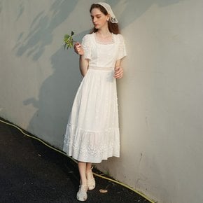 Cest_Embroidered lace fishtail dress