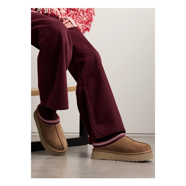 어그 태즈 자수 시어링 플랫폼 슬리퍼 카멜 1647597343262269