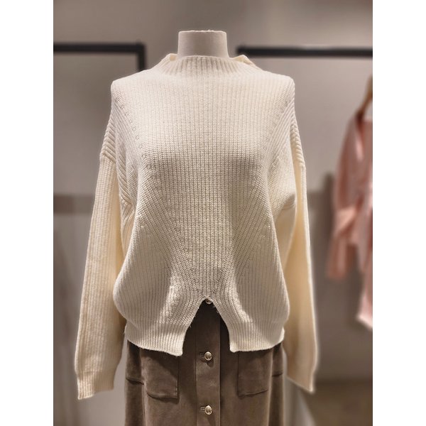[여주점] 반하이넥 브이컷 니트(136WM105B)