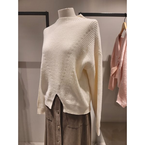 [여주점] 반하이넥 브이컷 니트(136WM105B)