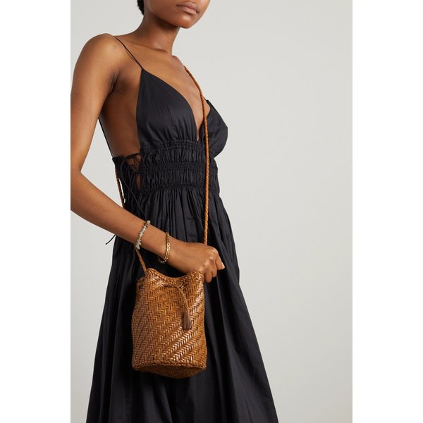 폼폼 더블 점프 우븐 가죽 버킷 백 탠 브라운 1647597283172611