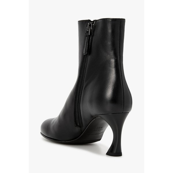 여성 커브드 힐 레더 부츠 A525331512000