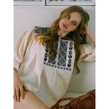 그린버터 Bohemian Needlework Linen Blouse (Blue)