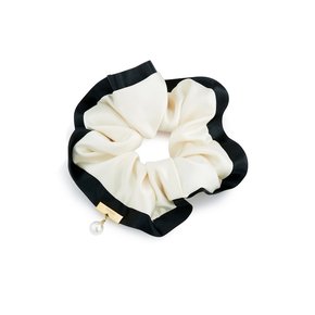 Flove Point Pearl Scrunchie