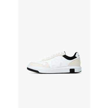 ARMANI EXCHANGE AX 남성 엠보싱 로고 패치 스니커즈- 화이트(A414375007)