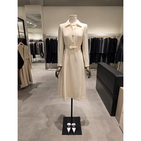 [파주점] 프라이드 카라 플레어 원피스 JR1A0OP013