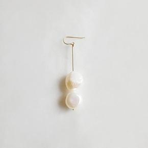 [비베] Long Natural Pearl Earring (S1879070)