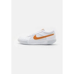 3741851 Nike M NIKE ZOOM COURT LITE 3 - Multicourt tennis shoes white/monarch/pale ivory