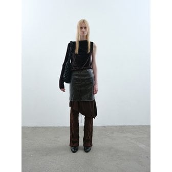 낫띵에브리띵 VEGAN LEATHER MINI SKIRT IN DARK BROWN