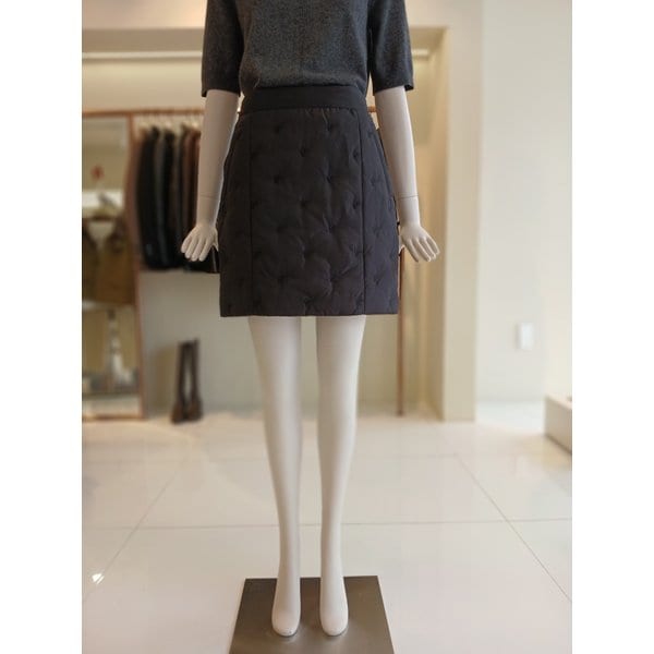 [여주점] 씨씨콜렉트 구스경량자수포인트미니스커트 E254psd181