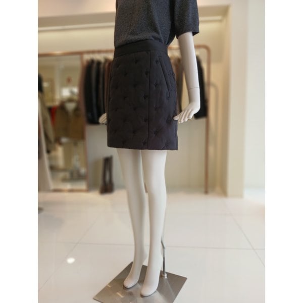 [여주점] 씨씨콜렉트 구스경량자수포인트미니스커트 E254psd181