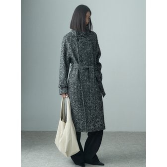 리이 HIGH NECK BELTED HERRINGBONE COAT