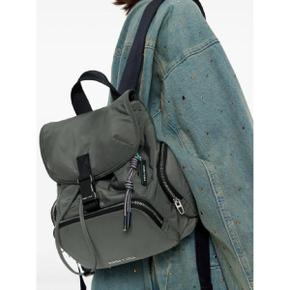 24 FW Bimba y Lola 미디엄 멀티 포켓 백팩 242BBLQ1Z10014 TP429970784