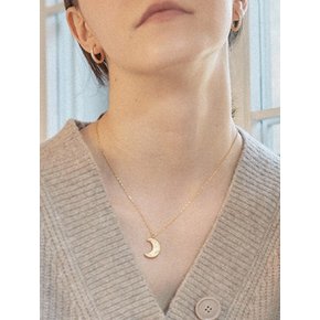 Cres Moon Necklace