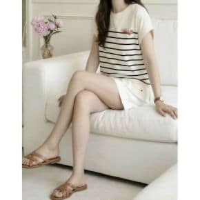여성 26SS 스트라이프 플라워 자수 크루넥 반팔 티셔츠