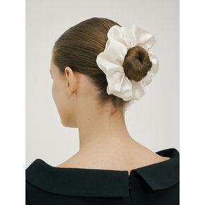 Silk Scrunchie (M) - Cream