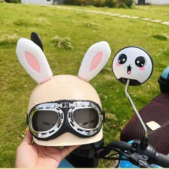 1. 토끼 귀 헬멧 ..