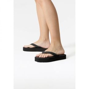 4354283 OYSHO Pool shoes - black