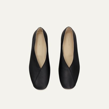 킨더살몬 Edel Stitch Leather Flat Black