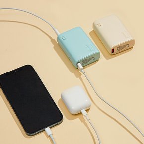 (생활)작고 가벼운 고속 충전 보조 배터리(10,000mAh)_베이지