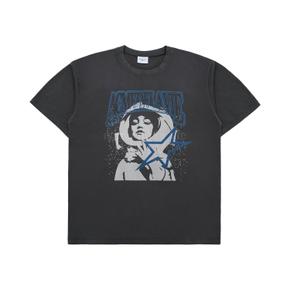 AE LOGO ASTRONAUT ARTWORK SHORT SLEEVE T-SHIRT CHARCOAL AE고양이 귀마개