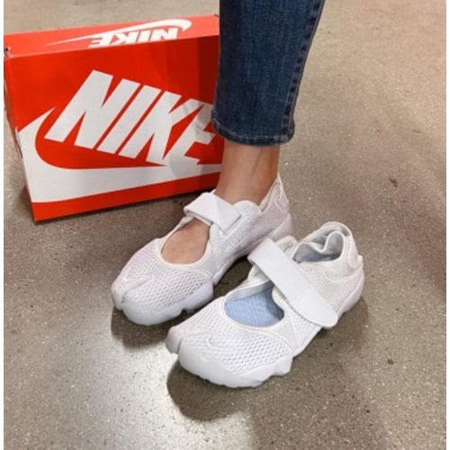 Tabi Footwear 여성 컬렉션 - 슈즈 - 파페치 검색결과 >나이키에어리프트, 믿고 사는 즐거움 Ssg.Com” style=”width:100%” title=”검색결과 >나이키에어리프트, 믿고 사는 즐거움 SSG.COM”><figcaption>검색결과 >나이키에어리프트, 믿고 사는 즐거움 Ssg.Com</figcaption></figure>
<figure><img decoding=