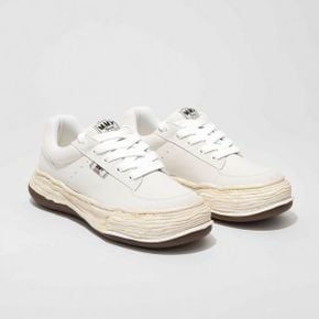 26SS 올리버 OG 디스트레스드 솔 스웨이드 로우탑 스니커즈 (A16FW708 white) 4