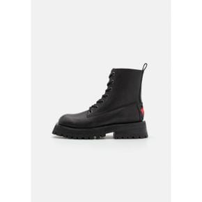 4508152 DKNY FARREN COMBAT BOOT - Lace-up ankle boots black