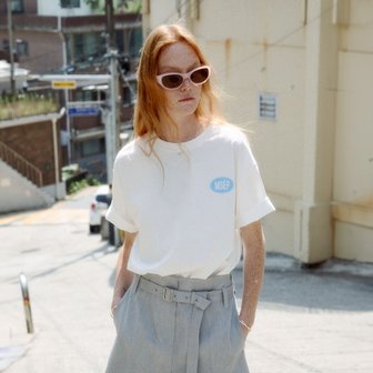 뮤제 LA DEFENCE MSEP Back Print Oversized T-Shirt_White