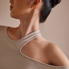 ASYMMETRIC CUT-OUT LONG SLEEVE TOP_T216TP118