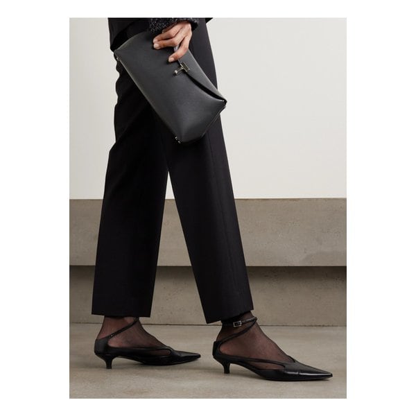 컷아웃 가죽 펌프스 블랙 46376663162874214