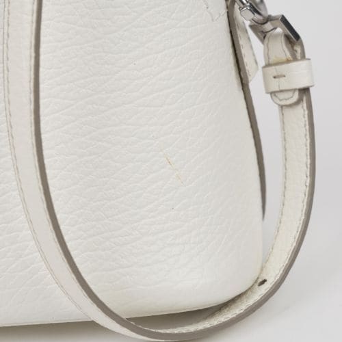 https://image-cdn.trenbe.com/resale-product-photo/885416/1791449321840-29ee4676-b231-46bf-86ea-8c915efae7e1.jpg