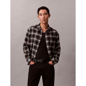 [파주점] [캘빈클라인] CK 남성 플레이트 플란넬 크롭드 릴렉스드 셔츠 4RE114G-UB1