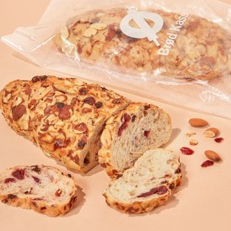  브로드카세 아몬드 크렌베리 깜바뉴 230g