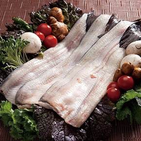 [새벽] 쫄깃하고! 고소한! 국내산 풍천 민물장어 손질 후 700g 내외 / 함초소금+소스2종+초생강 무료증정