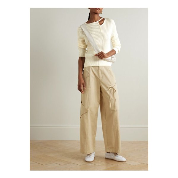 데이지 스튜디오 비대칭 컷아웃 골지 코튼 캐시미어 혼방 스웨터 크림 1647597359456251