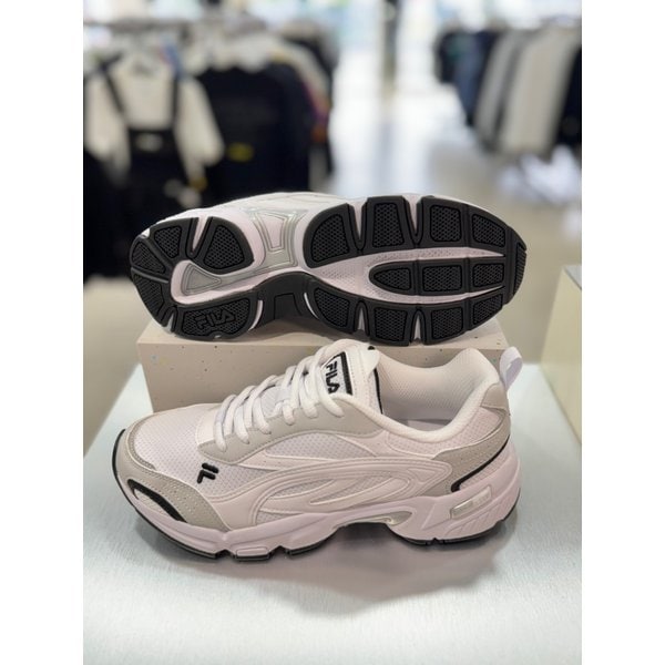 [여주점] 1RM02839G 102 FILA TAURUS v3 LITE 토러스v3라이트 남녀공용운동화