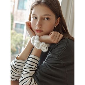 헤어리 스크런치 OP3A5584