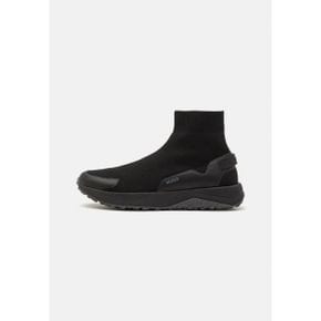 4199766 HUGO KANE HITO UNI - High-top trainers black 71451986