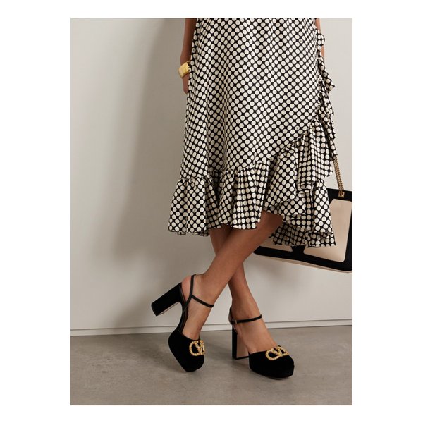 브이로고 장식 가죽 트리밍 벨벳 플랫폼 펌프스 105mm 블랙 46376663162845470