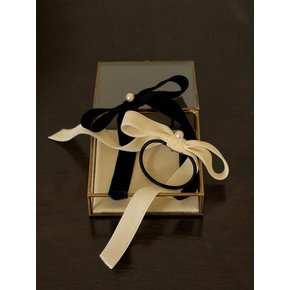 T Pearl Velvet Ribbon Hairtie_Black