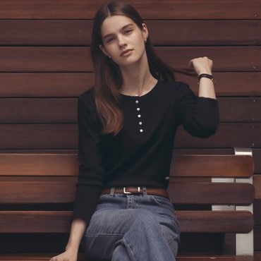 틸아이다이 Picot edge henry neck ribbed t-shirt_Black