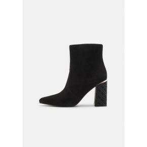 5144579 Guess FRENKIE - High heeled ankle boots black