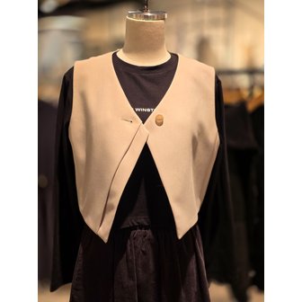 LAP [파주점] 랩 V넥 크롭 베스트 AQ1WV267