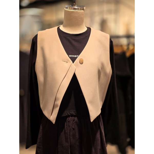 [파주점] 랩 V넥 크롭 베스트 AQ1WV267