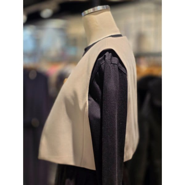 [파주점] 랩 V넥 크롭 베스트 AQ1WV267