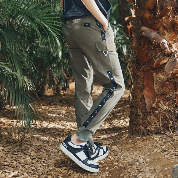 [부산점] 아크C 로고플레이 메쉬스판 여성 조거 팬츠 카키_CHD2WPT0673KH