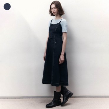 게스 OP2W5795 X자 백 스트랩 스티치 배색 슬리브리스 원피스