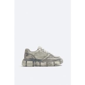 청키솔 스니커즈 2249/420 GREY