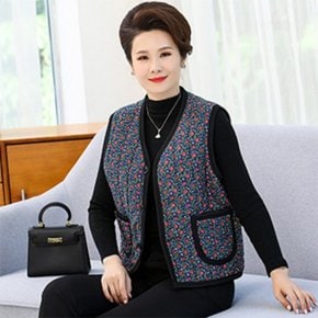 중년 여자 꽃무늬 할머니 따뜻한 포근한 레트로 조끼 의류 누빔